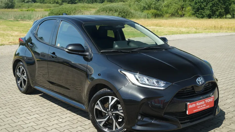 TOYOTA Yaris -