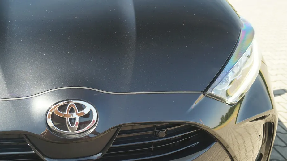 TOYOTA Yaris -