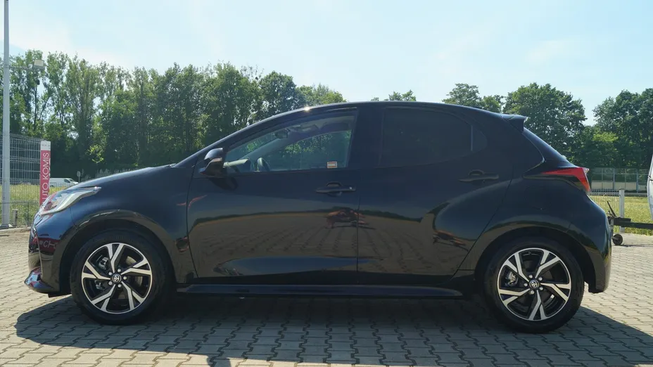 TOYOTA Yaris -