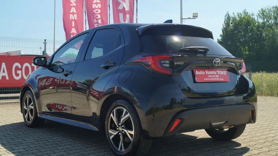 TOYOTA Yaris -