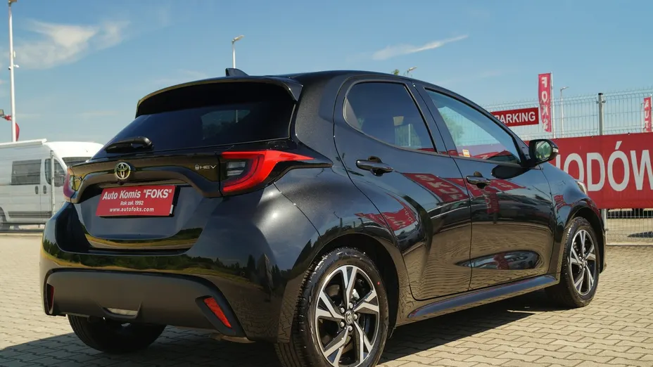 TOYOTA Yaris -