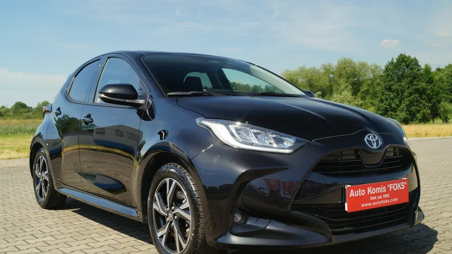 TOYOTA Yaris -