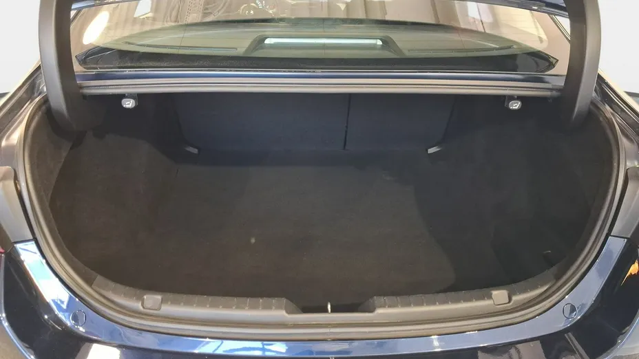 MAZDA 3 -