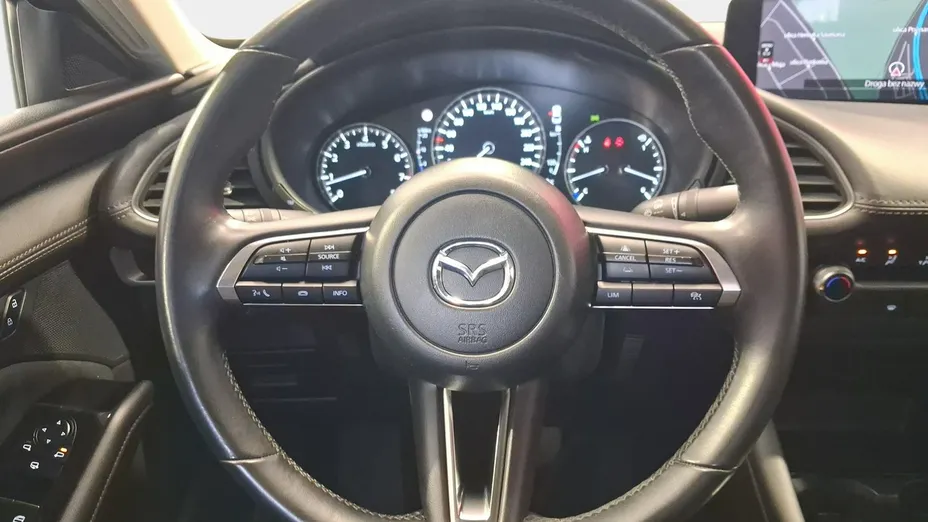 MAZDA 3 -