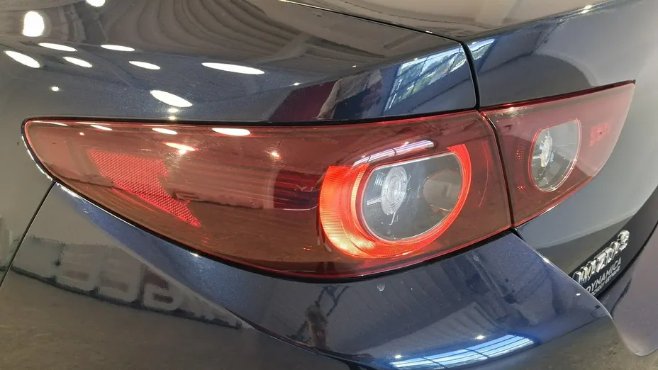 MAZDA 3 -