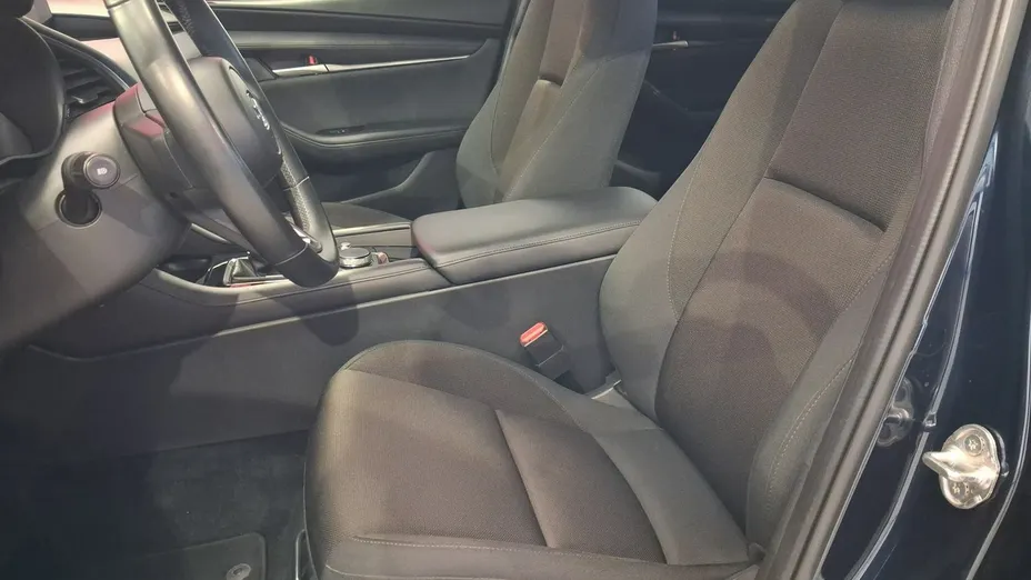 MAZDA 3 -