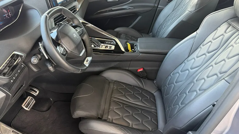 PEUGEOT 3008 -