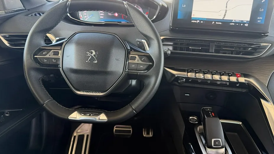 PEUGEOT 3008 -