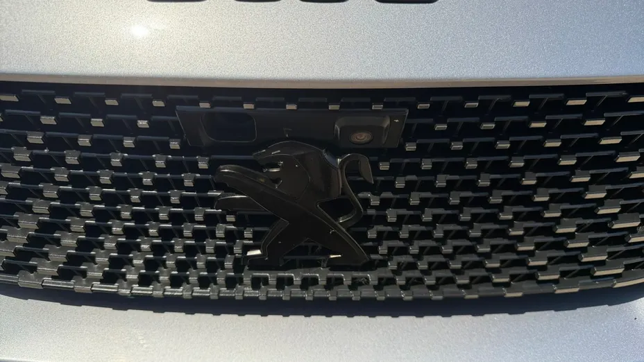 PEUGEOT 3008 -