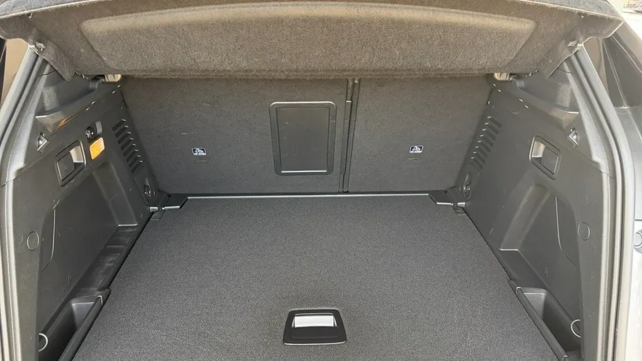 PEUGEOT 3008 -