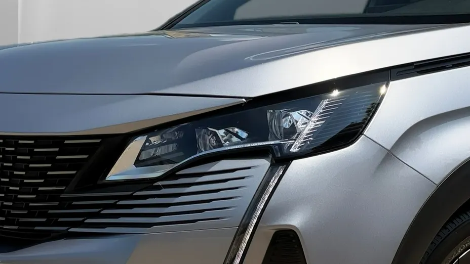 PEUGEOT 3008 -