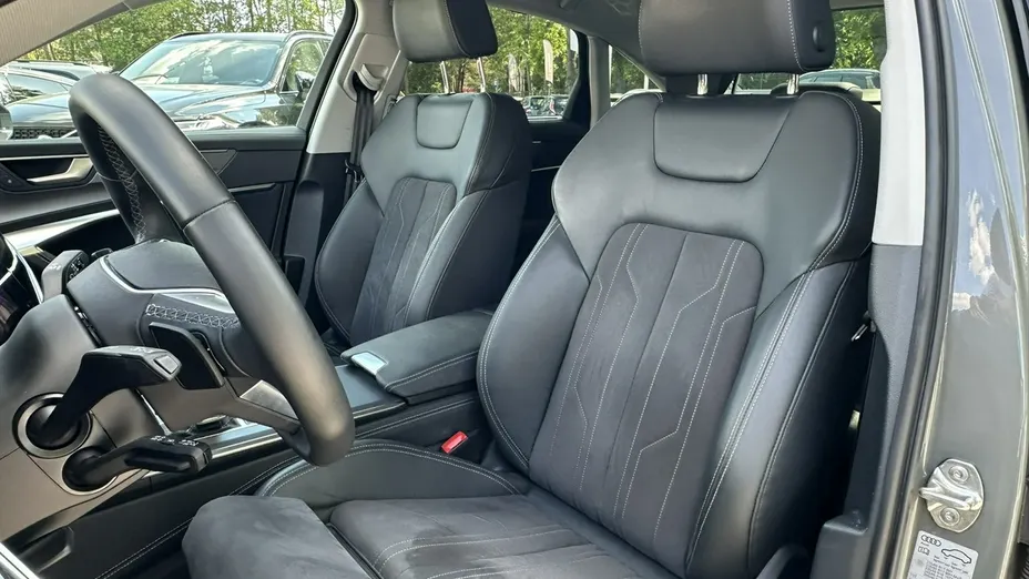 AUDI A6 -