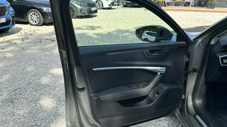AUDI A6 -