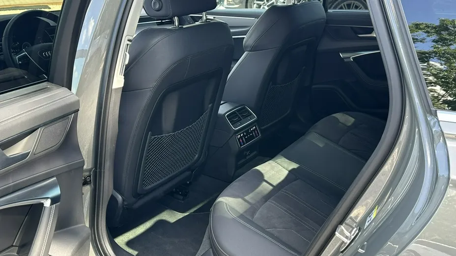 AUDI A6 -