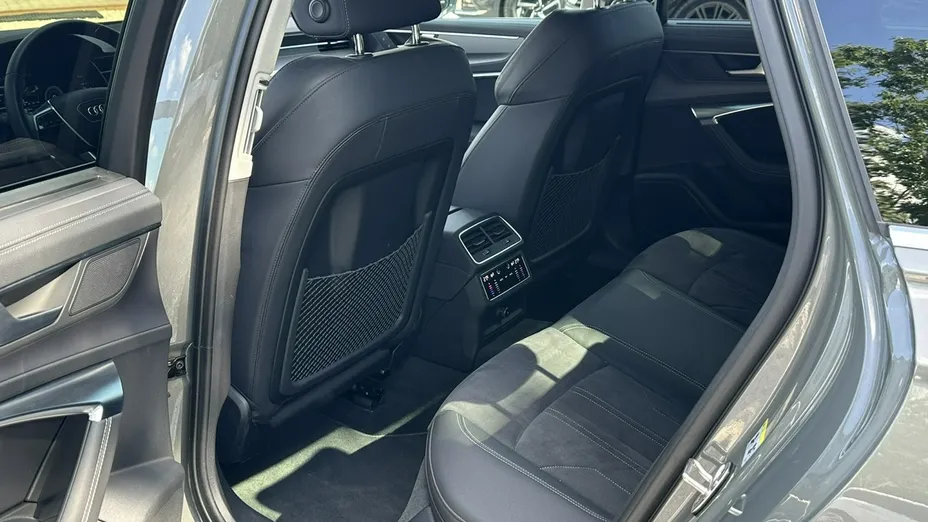 AUDI A6 -