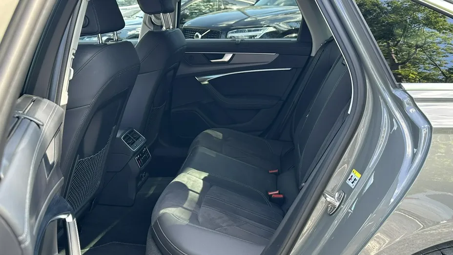 AUDI A6 -