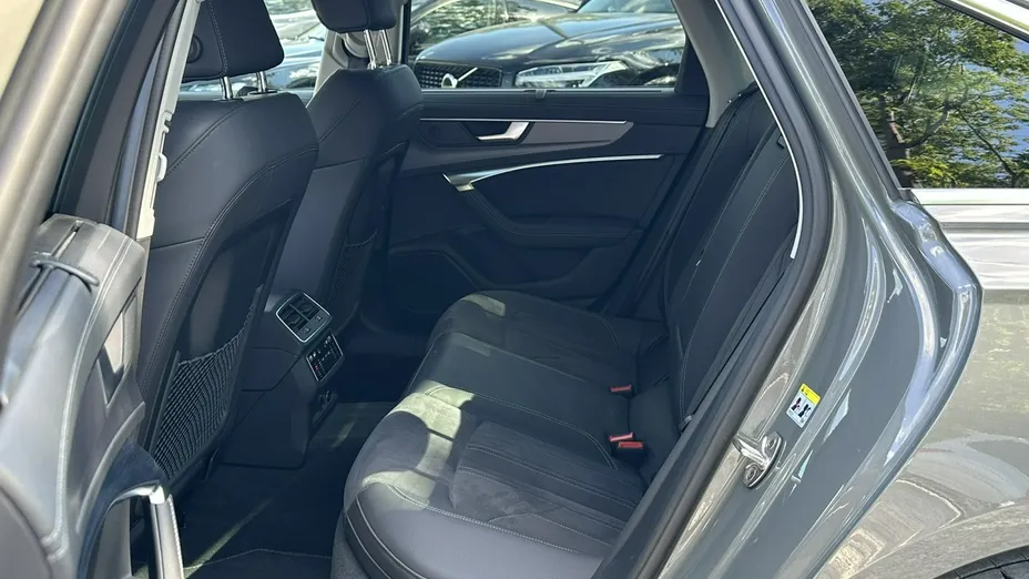 AUDI A6 -