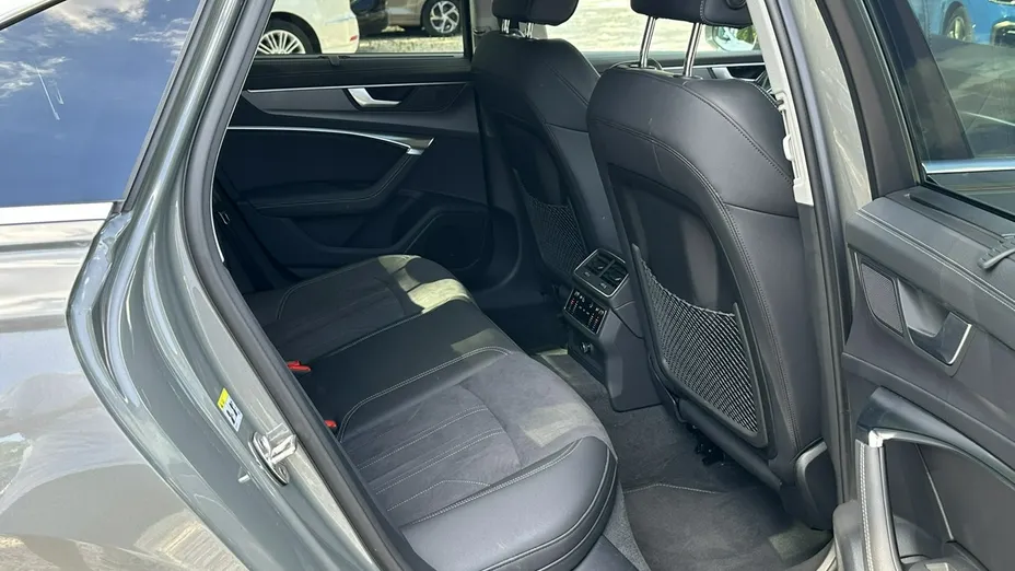 AUDI A6 -