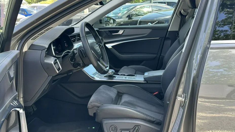 AUDI A6 -