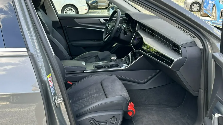 AUDI A6 -