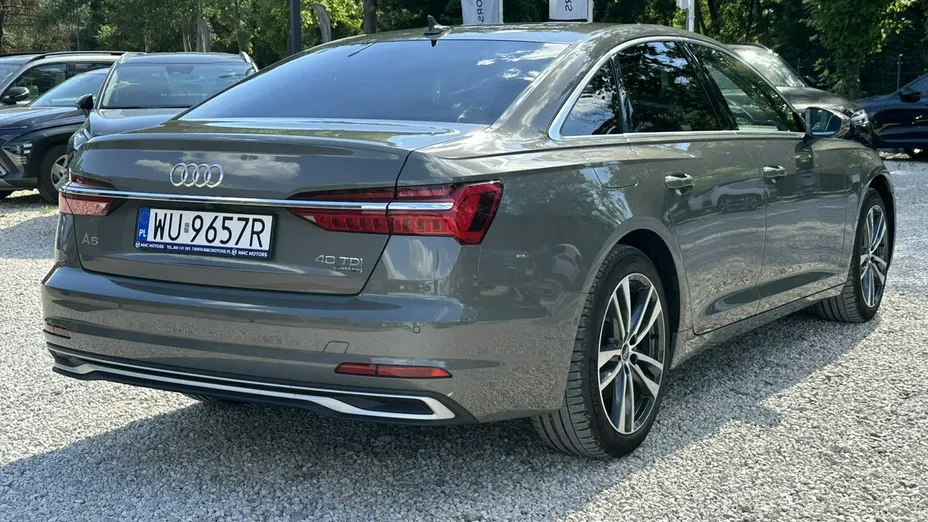 AUDI A6 -