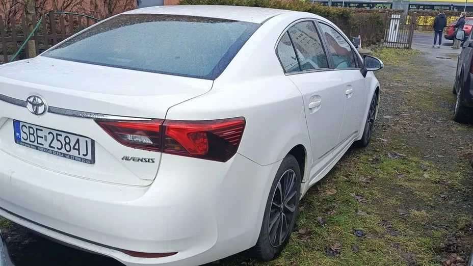 TOYOTA Avensis -