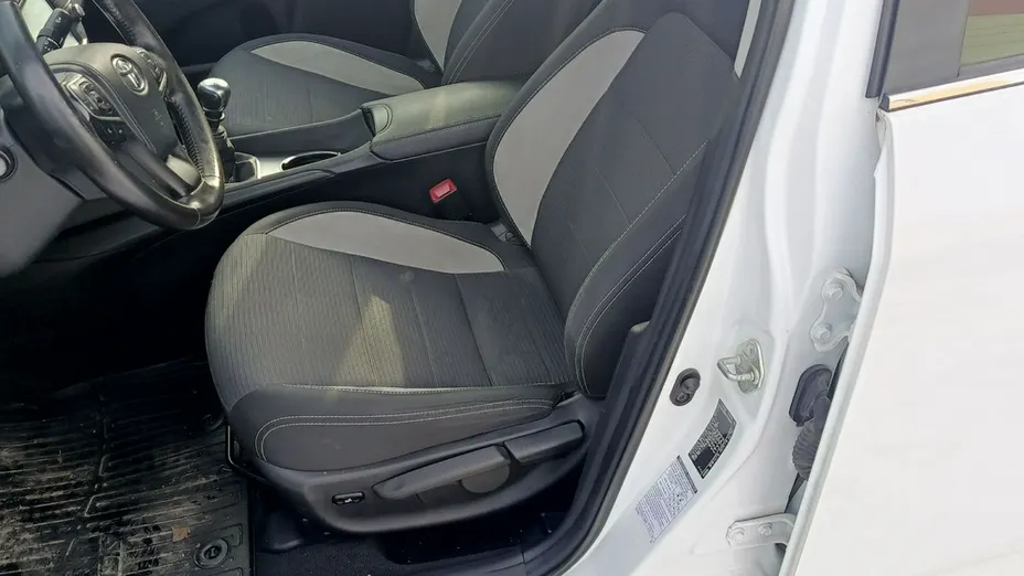 TOYOTA Avensis -