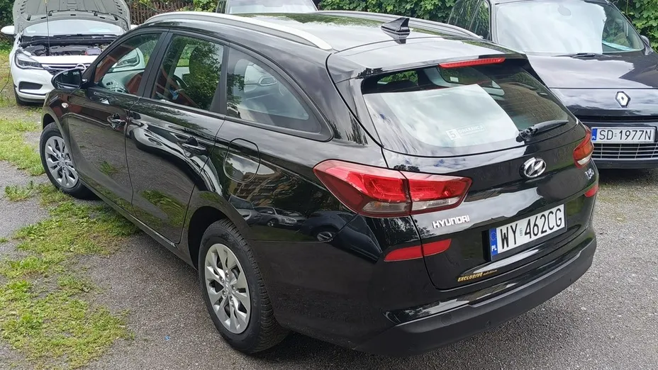 HYUNDAI i30 -