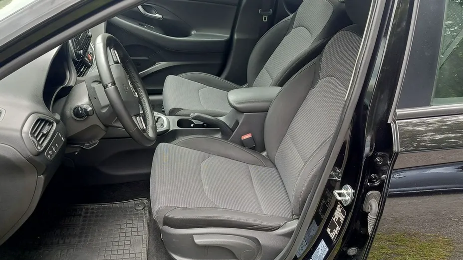 HYUNDAI i30 -