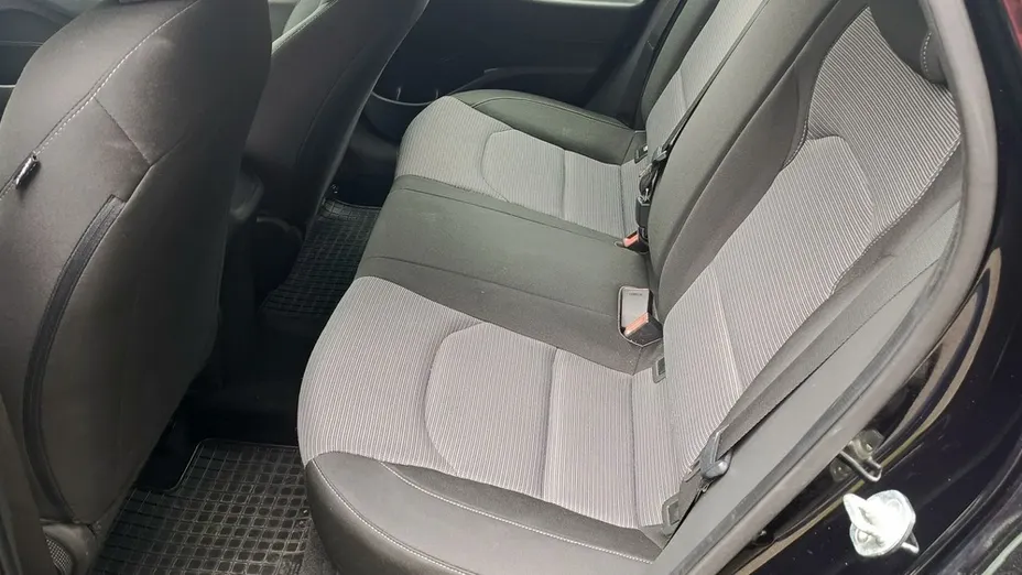 HYUNDAI i30 -