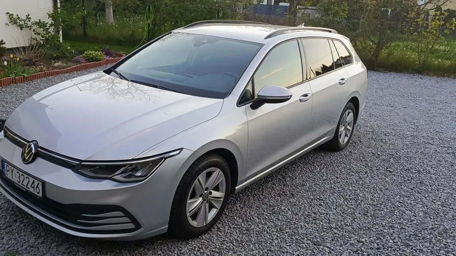 VOLKSWAGEN Golf -