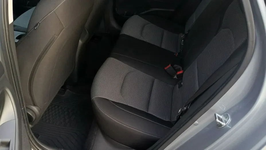 HYUNDAI i30 -