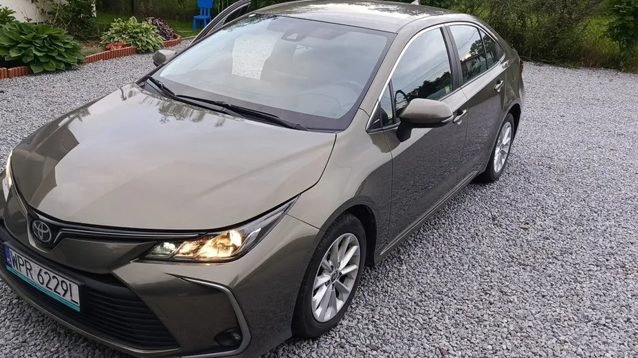 TOYOTA Corolla -