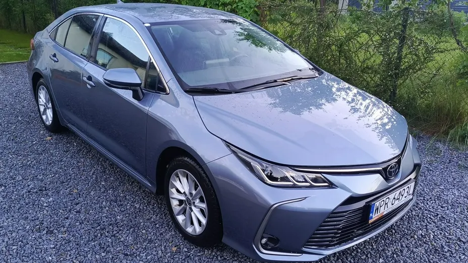 TOYOTA Corolla -