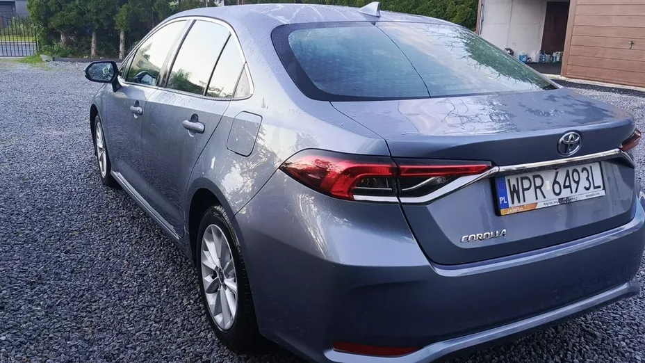 TOYOTA Corolla -