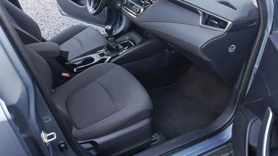 TOYOTA Corolla -