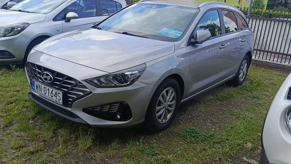 HYUNDAI i30 -