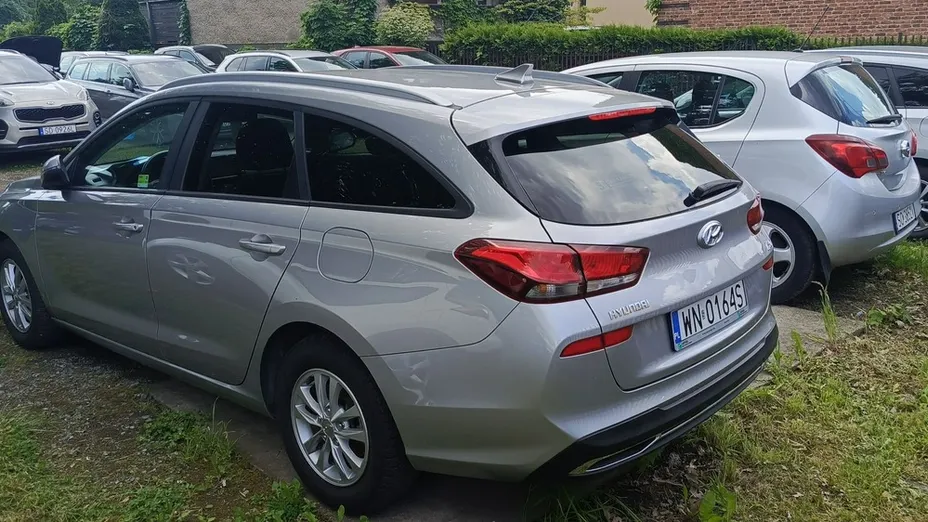 HYUNDAI i30 -
