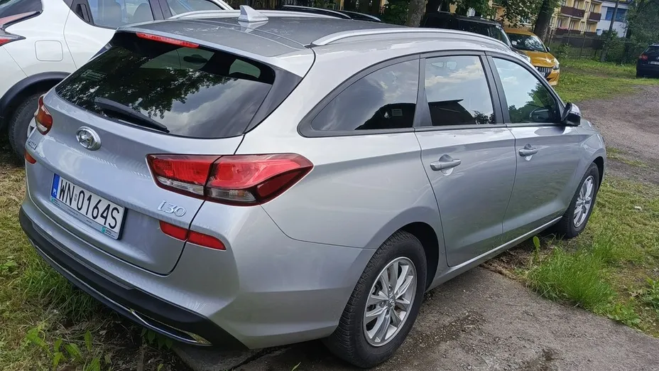 HYUNDAI i30 -