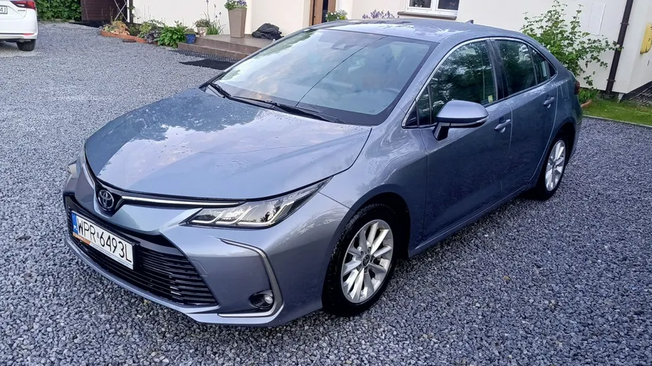 TOYOTA Corolla -