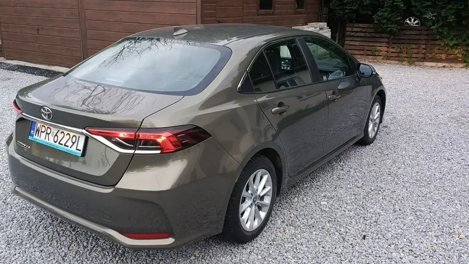 TOYOTA Corolla -