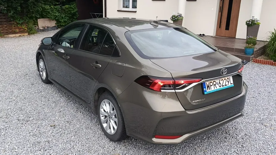 TOYOTA Corolla -