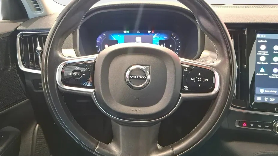 VOLVO S90 -