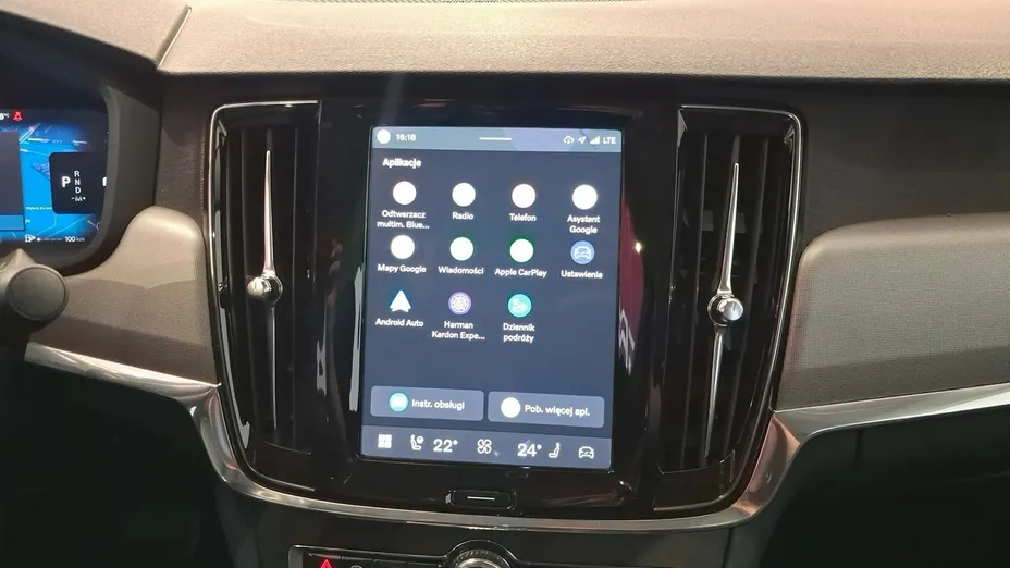 VOLVO S90 -