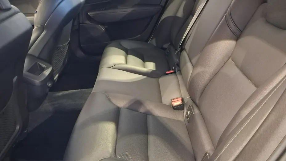 VOLVO S90 -