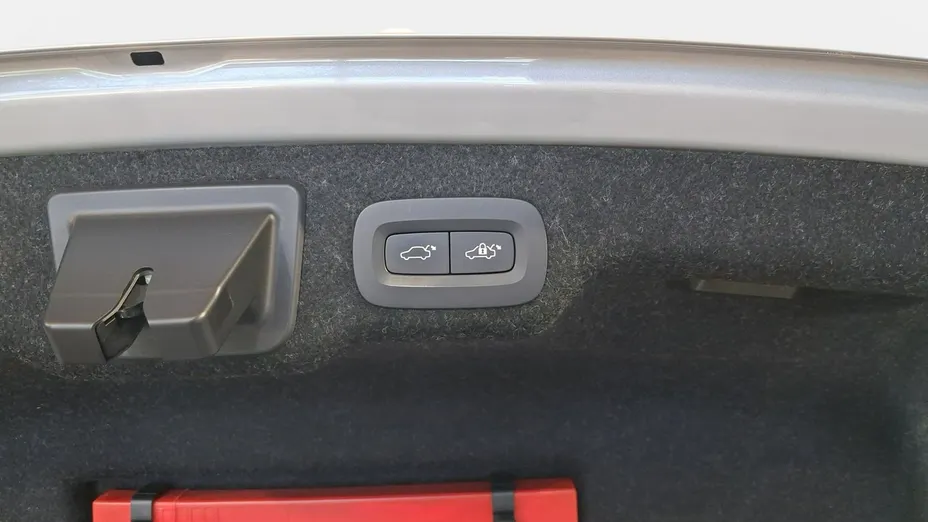 VOLVO S90 -