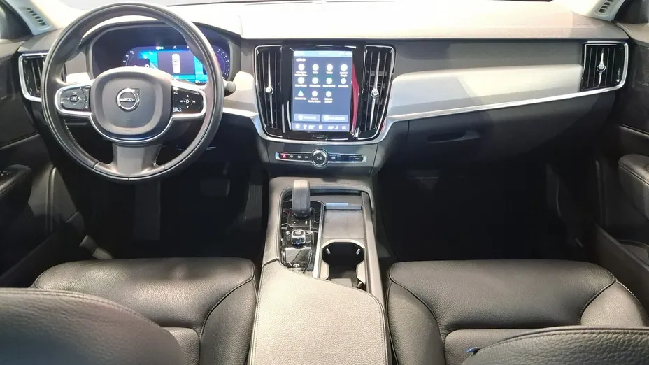 VOLVO S90 -