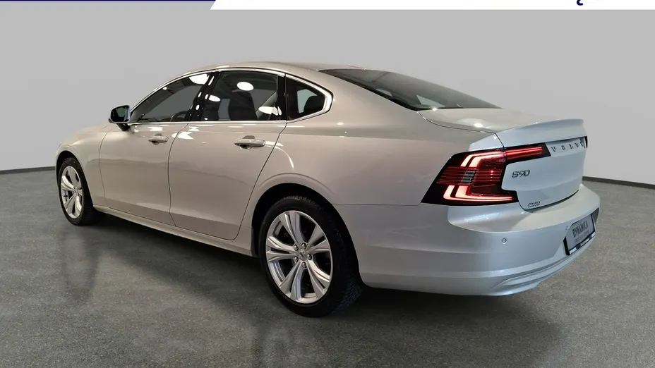 VOLVO S90 -