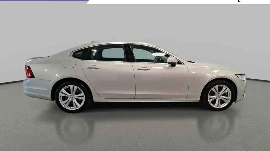 VOLVO S90 -