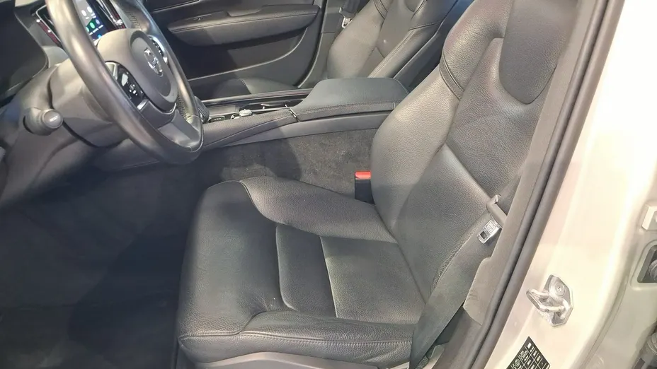 VOLVO S90 -